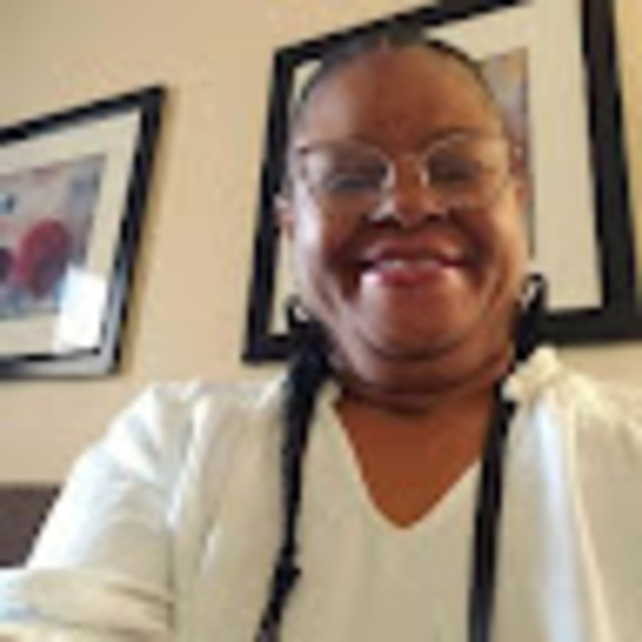 Meet your Posher, Moniqua - Picture 1 of 1